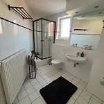 Zentrales, Modernes Mit Balkon, Kueche & Garage Dresden