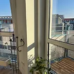 Apartment Zentrales, Modernes Mit Balkon, Kueche & Garage *