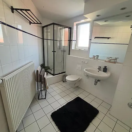 Zentrales, Modernes Mit Balkon, Kueche & Garage Dresden