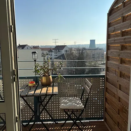 Zentrales, Modernes Mit Balkon, Kueche & Garage Appartement Dresden