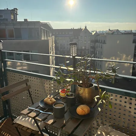 Zentrales, Modernes Mit Balkon, Kueche & Garage