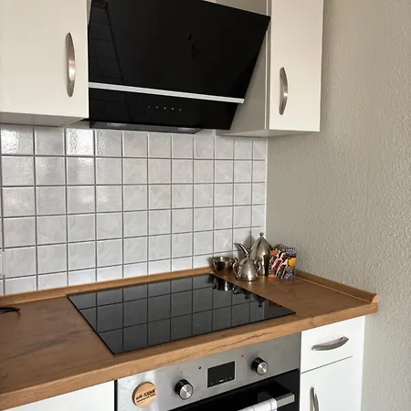 Zentrales, Modernes Mit Balkon, Kueche & Garage