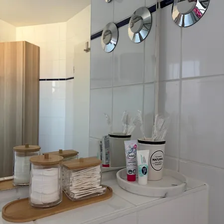 Zentrales, Modernes Mit Balkon, Kueche & Garage Daire *