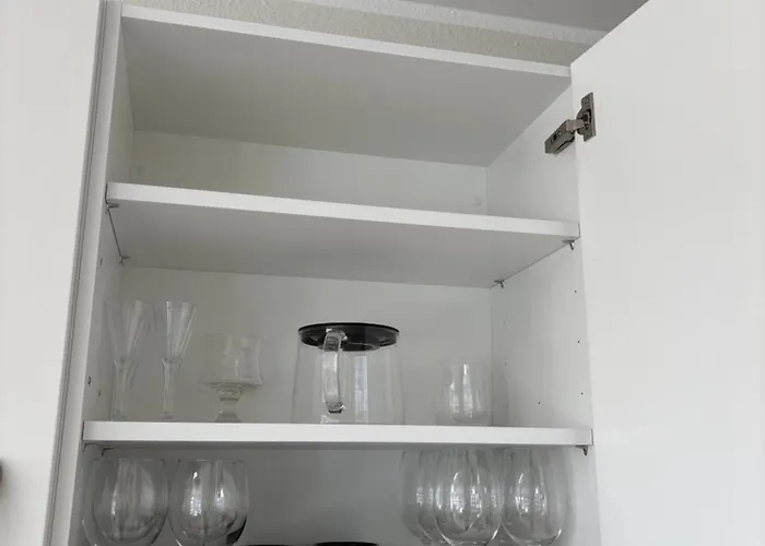 Zentrales, Modernes Mit Balkon, Kueche & Garage *