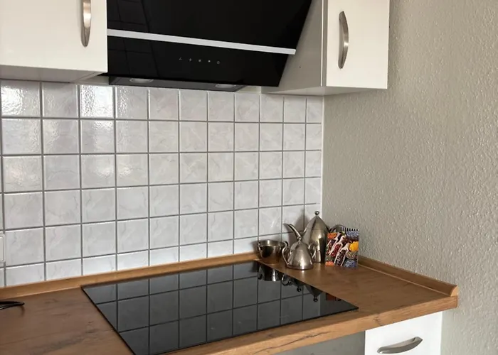 Zentrales, Modernes Mit Balkon, Kueche & Garage