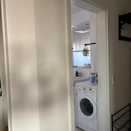 Apartment Zentrales, Modernes Mit Balkon, Kueche & Garage Dresden